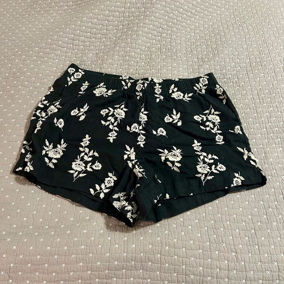 Abercrombie & Fitch Black Floral High Waist Shorts Size XL Linen Blend $79 - Picture 2 of 4
